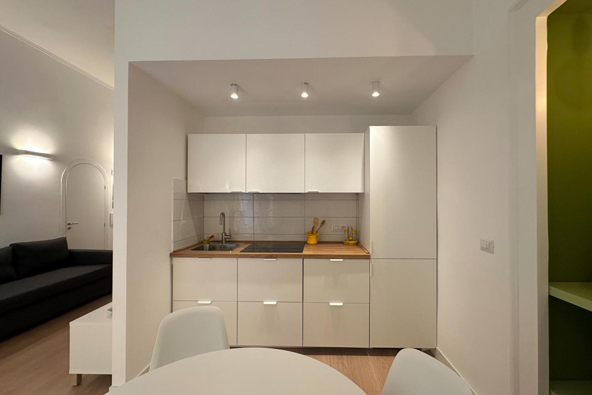 Tom Apartments Неаполь Экстерьер фото